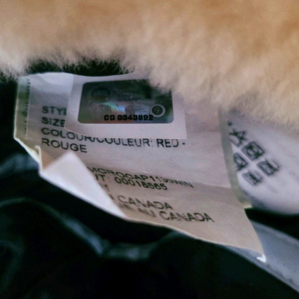 Brand New Canada Goose Aviator Shealing Hat - Size S/M Red - Picture 4 of 4